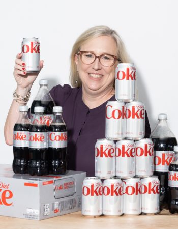 Lisa Sirkin Vielee holding a Diet Coke